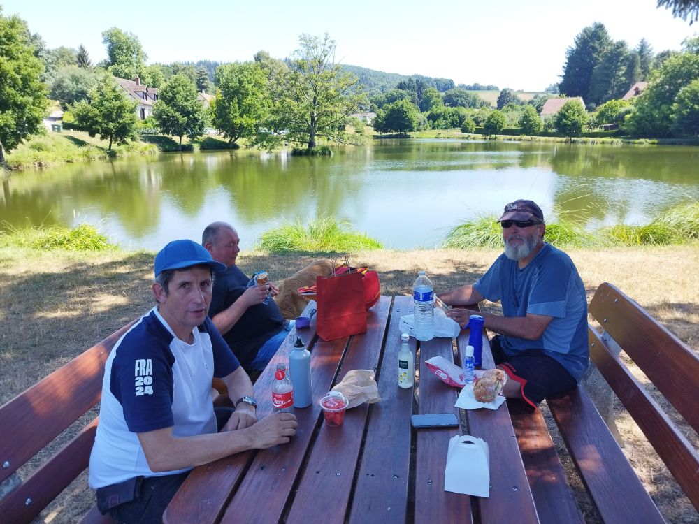 Concours de pêche à Eymoutiers pour les usagers du SAVS