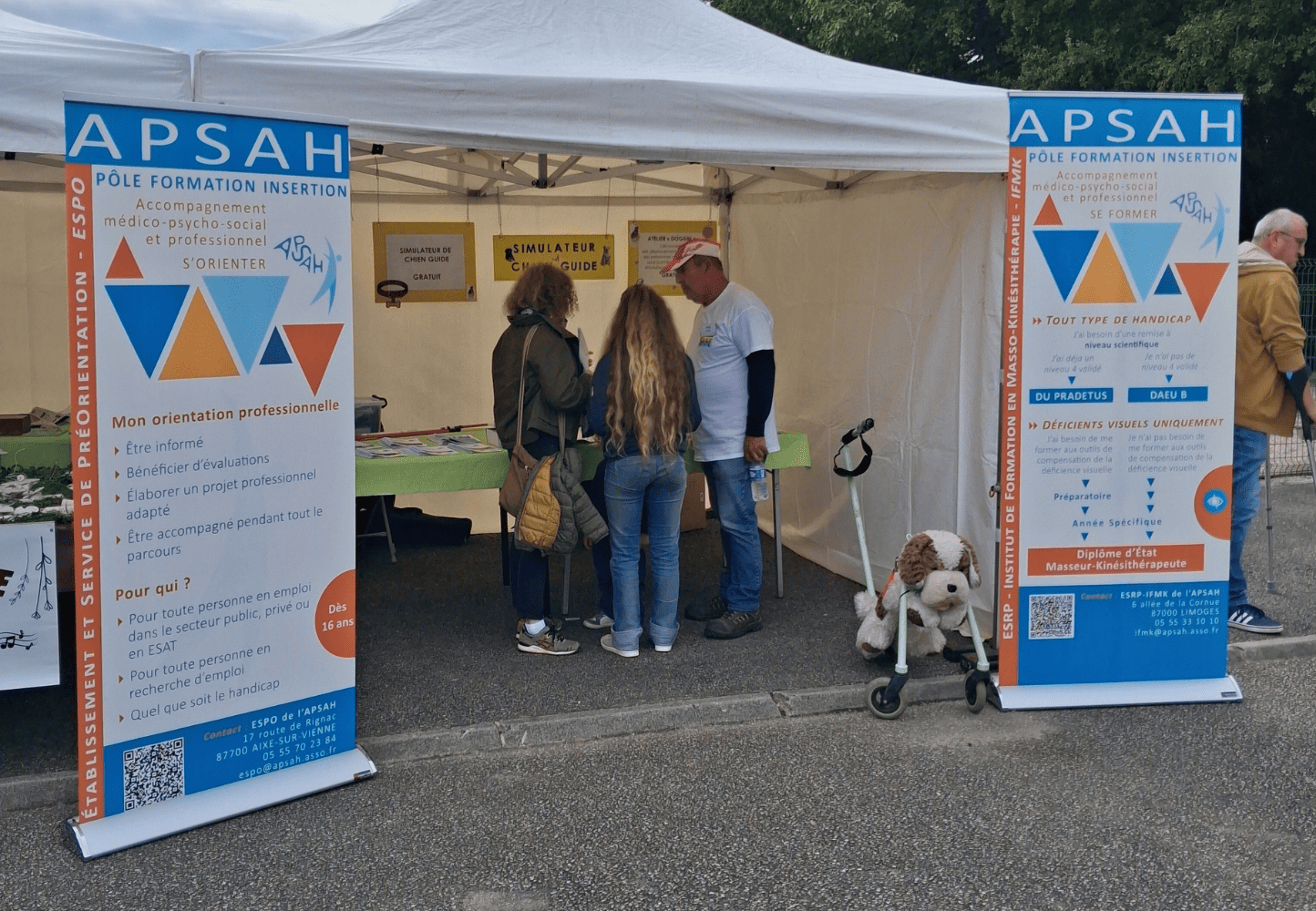 Le Pôle Formation / Insertion de lAPSAH présent à la Journée Portes Ouvertes de lÉcole des Chiens Guides dAveugles