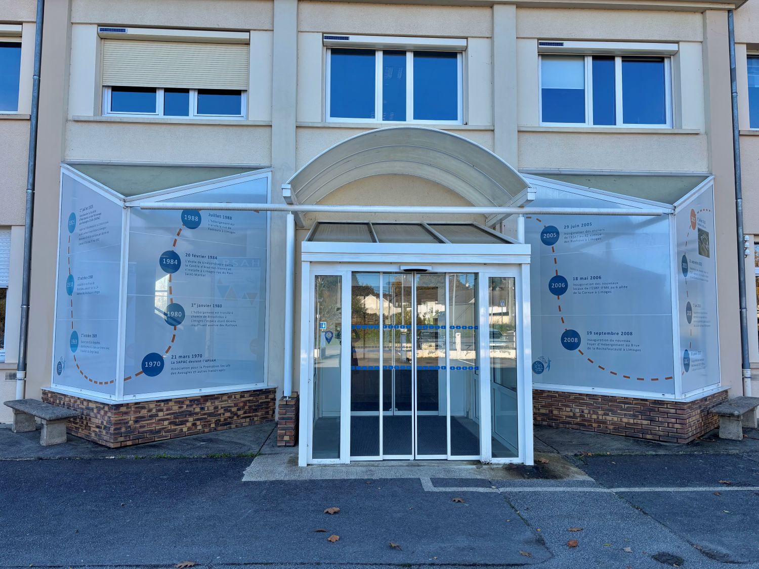 Une frise historique installée à l’ESRP/ESPO pour retracer les 100 ans de l’APSAH