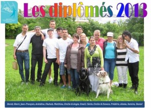 Les diplms 2013 : David, henri, Jean-Franois, Ankidine, Shahab, Matthieu, Emilie et Angie ( son chien guide), Smal, Ccile, Emilie et Dawan (son chien guide), Frdric, Alexia, Samira et Daniel 